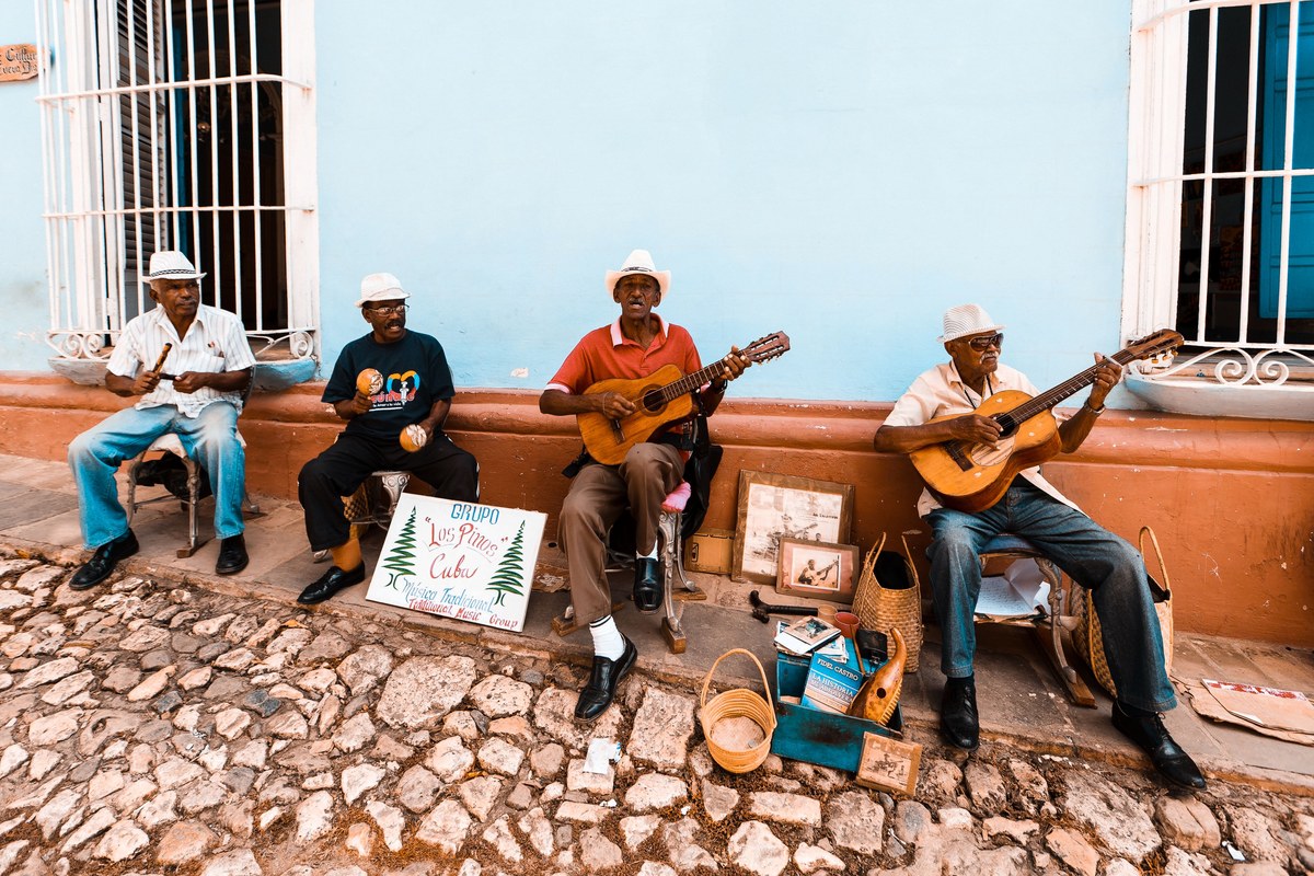 Cubans, Puerto Ricans and Dominicans: Three Variants of the Same Triracial Recipe